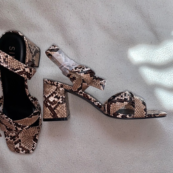 Snakeskin strappy heeled sandals - Picture 4 of 6